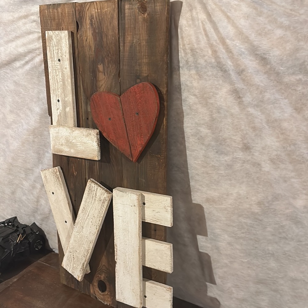 Rustic Love Sign - Picture 2 of 4